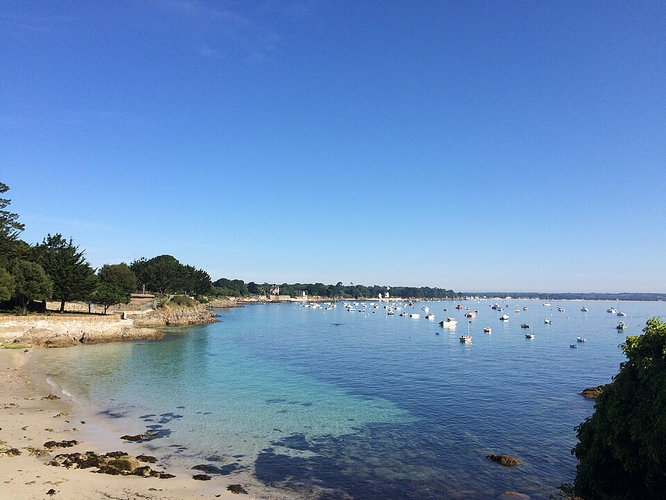 File:Beg-Meil, plage des oiseaux.jpg