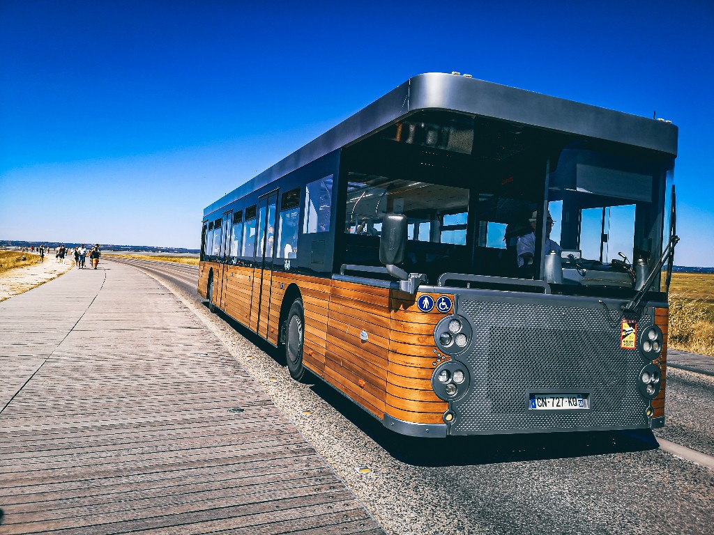 Free shuttle bus to Mont Saint Michel