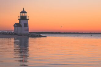 5 reasons to visit Nantucket via @tbookjunkie