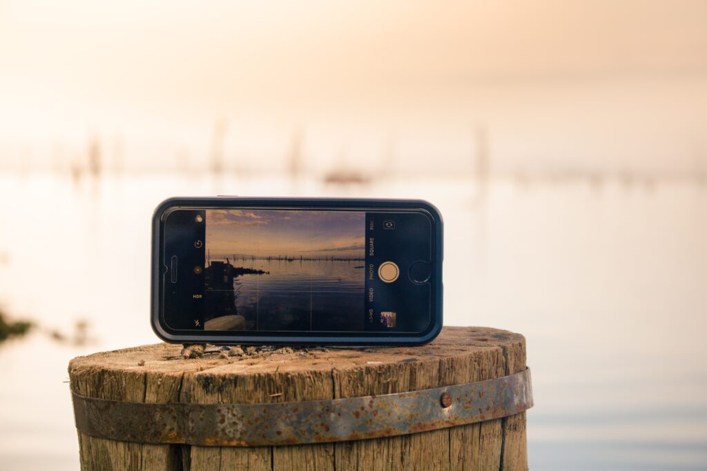 Taking a landscape photo through a digital phone