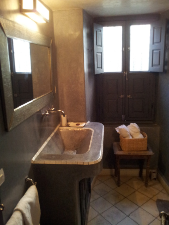 Bathroom in the Casablanca suite, Riad Cinnamon, Marrakech Morocco
