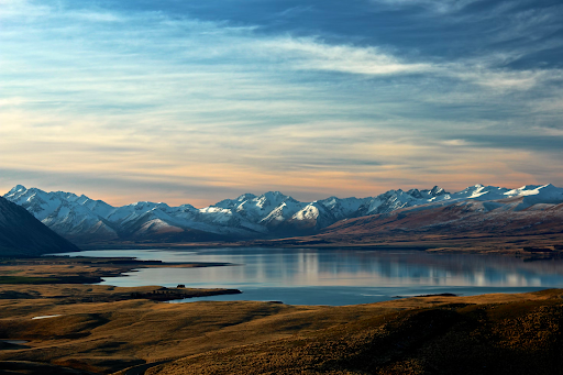 The famous mountain and lake landscapes of New Zealand