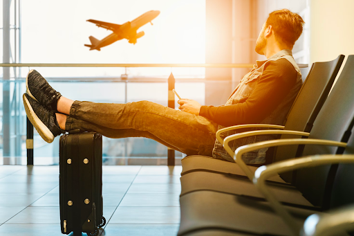 Travel as a student via the airport to another country
